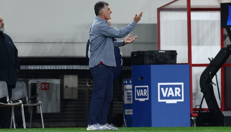 Ο-Μεντιλίμπαρ-κρατάει-τους-παίκτες-του-Ολυμπιακού-στις-εγκαταστάσεις-του-Ρέντη