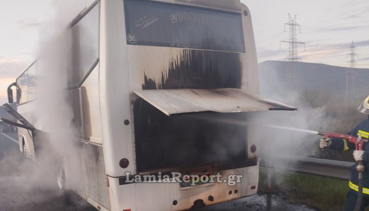 Φωτιά-σε-λεωφορείο-του-ΚΤΕΛ-Καρδίτσας:-Σώοι-οι-48-επιβάτες-χάρη-στον-οδηγό