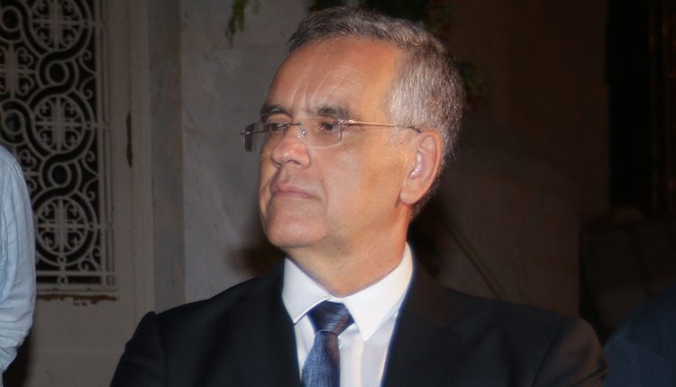 Επίθεση-με-μπογιές-και-τρικάκια-στο-σπίτι-του-πρώην-εισαγγελέα-του-Αρείου-Πάγου,-Ισίδωρου-Ντογιάκου