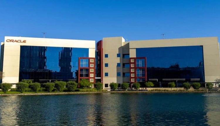 Δεύτερο-περιστατικό-με-συντρίμμια-που-προήλθαν-από-την-αναχαίτιση-βλήματος-και-έπεσαν-σε-κτίριο-στην-internet-city