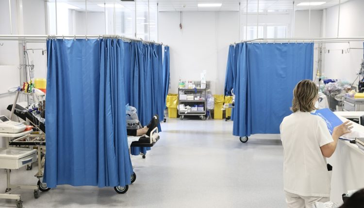 Ιατρικός-Σύλλογος-Αθηνών:-5.400-γιατροί-έφυγαν-από-τη-χώρα-τα-τελευταία-πέντε-χρόνια