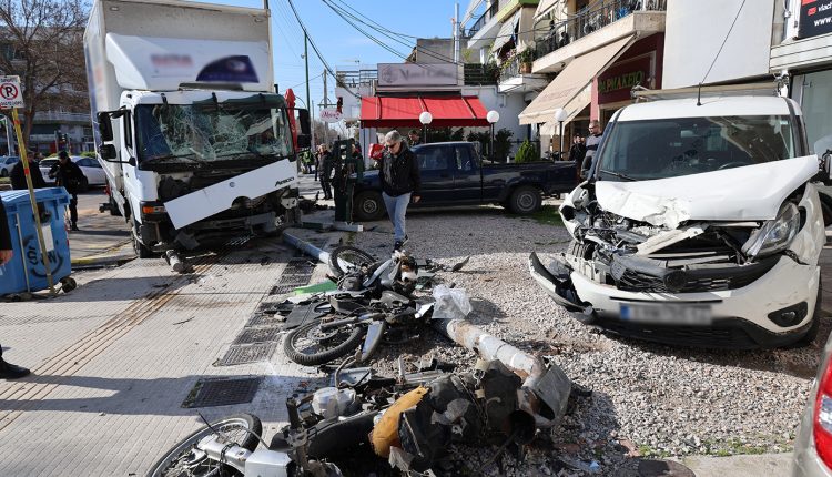 Πάνω-από-το-53%-των-τροχαίων-στην-Αττική-–-Αυξάνεται-η-ασφάλιση-φυσικών-καταστροφών-στα-οχήματα