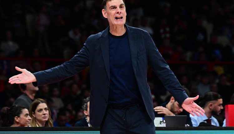 euroleague:-Έφτασε-τα-300-ματς-πάγκο-του-Ολυμπιακού-ο-Μπαρτζώκας!