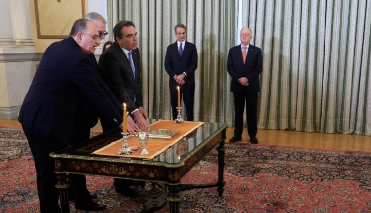 Ορκίστηκαν-οι-νέοι-Υπουργοί-της-Κυβέρνησης