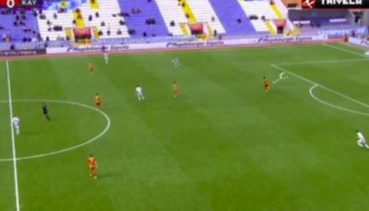 Τρέλανε-κόσμο-ο-Γιαννιώτης-στην-Τουρκία:-Ο-Έλληνας-τερματοφύλακας-πέτυχε-το-γκολ-της-χρονιάς