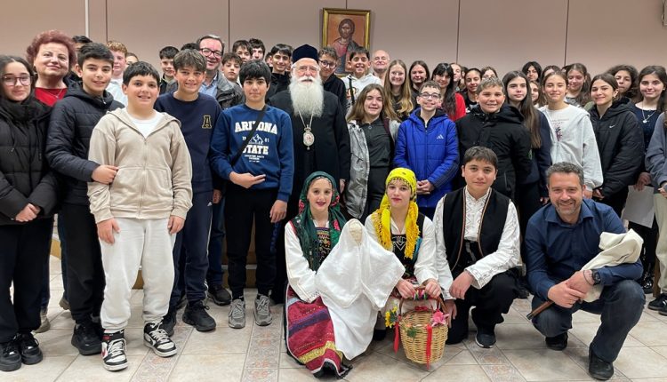 Επίσκεψη-μαθητών-του-3ου-Γυμνασίου-Κομοτηνής-στον-Μητροπολίτη-Δημητριάδος