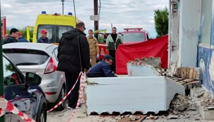 Γερμανίδα-τουρίστρια-η-γυναίκα-που-καταπλακώθηκε-από-μπαλκόνι-στην-Κόρινθο-–-«Ήταν-διαμελισμένη,-είχαν-“Άγιο”-τα-τρία-παιδιά»-λέει-η-ΠΟΕΔΗΝ