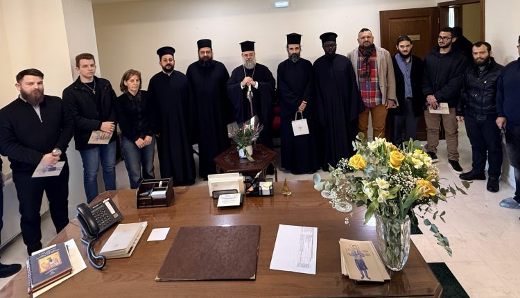 Καθηγητές-και-σπουδαστές-της-ΣΜΥΚ-επισκέφθηκαν-τον-Μητροπολίτη-Κυδωνίας-Τίτο