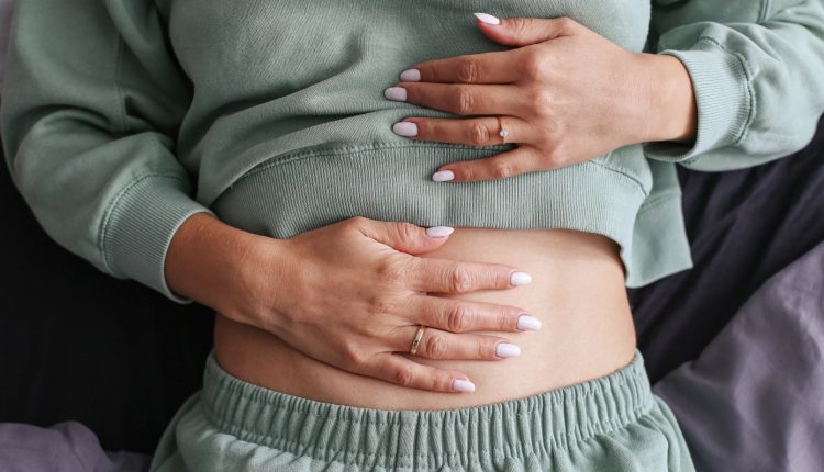 Το-Σύνδρομο-Ευερέθιστου-Εντέρου-ξεκινάει…-από-τη-δύσκολη-παιδική-ηλικία-–-Πώς-το-πρόωρο-στρες-δημιουργεί-χρόνια-προβλήματα-στο-στομάχι