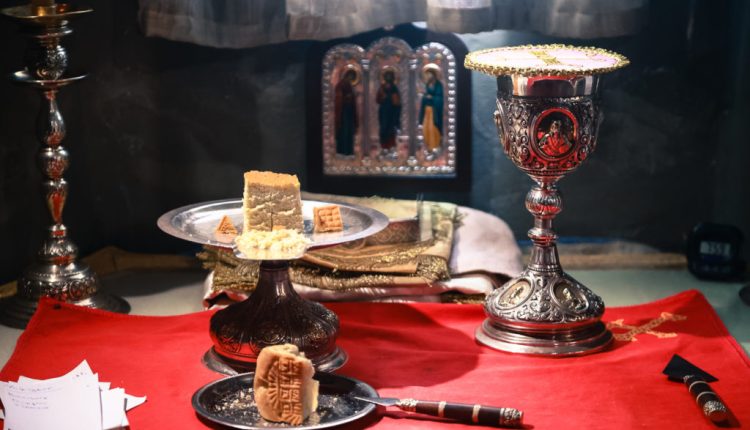 ΖΩΝΤΑΝΑ:-Κυριακή-των-Βαΐων-–-Όρθρος-και-Θεία-Λειτουργία-από-τον-Ιερό-Ναό-Αγίου-Γεωργίου-Παπάγου-–-Ψάλλει-η-Ελληνική-Βυζαντινή-Χορωδία