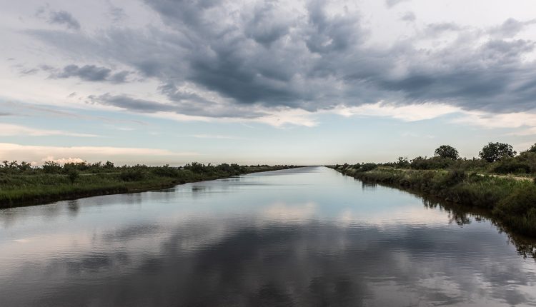 Σε-κλίμα-Μεγάλης-Εβδομάδας-και-ο-καιρός:-Νεφώσεις-και-σποραδικές-βροχές-σε-όλη-τη-χώρα-σήμερα-–-Πότε-αναμένεται-βελτίωση