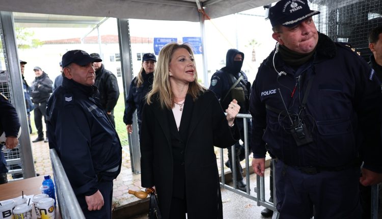 Καρυστιανού:-Δεν-έχω-εμπιστοσύνη-στη-Δικαιοσύνη-–-Δεν-είναι-η-θέση-του-δικαστή-να-λιποθυμά,-να-λιγοψυχά-ή-να-φοβάται