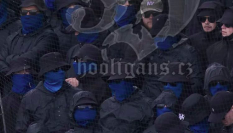 eredivisie:-Κουκουλοφόροι-καθυστέρησαν-για-90-λεπτά-την-έναρξη-στο-Γκόου-Αχέντ-Ιγκλς-–-Τσβόλε