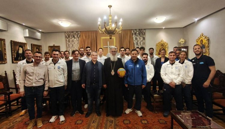 Με-τις-ευλογίες-του-Αλεξανδρουπόλεως-Ανθίμου-η-Εθνική-ομάδα-πόλο-στο-Παγκόσμιο-Κύπελλο