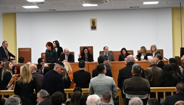 Δίκη-για-τα-Τέμπη:-Τη-Μεγάλη-Δευτέρα-η-συνέχεια-–-Σκληρή-απάντηση-Πλακιά-σε-Κωνσταντοπούλου:-Μην-λέτε-ψέματα