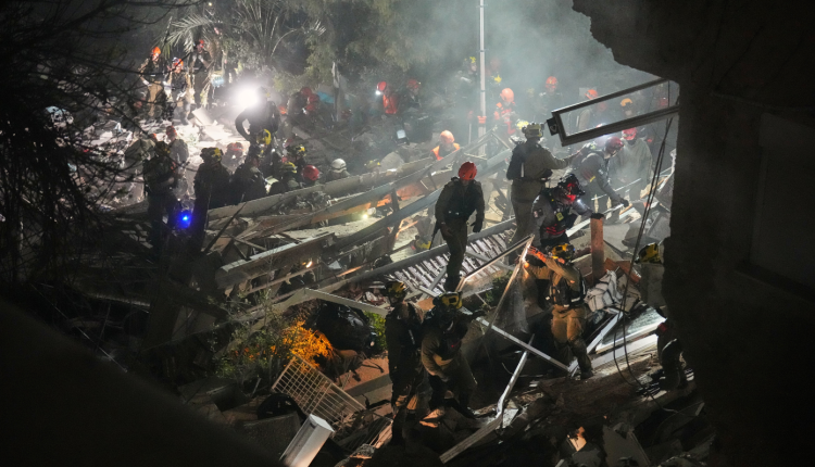 Χαλκίδα:-Κατέρρευσε-εγκαταλελειμμένο-σπίτι-στο-κέντρο