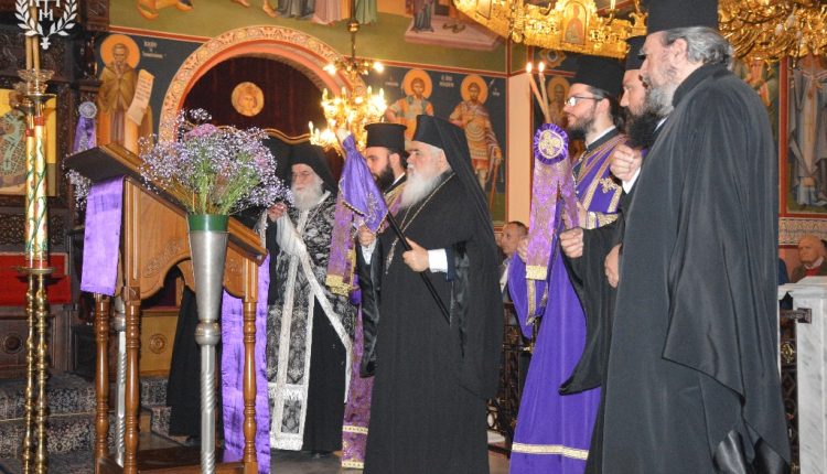 Ο-Μητροπολίτης-Νεαπόλεως-στην-ακολουθία-του-Όρθρου-της-Μ.-Δευτέρας