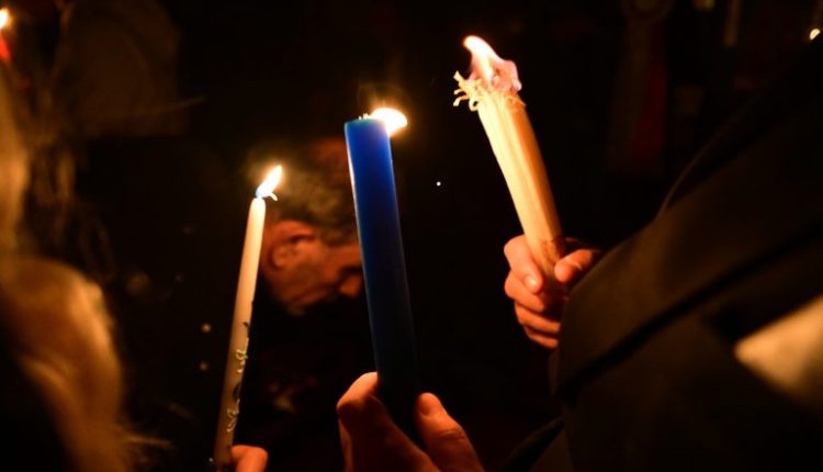 Υφυπουργός-Εξωτερικών:-Θα-γίνει-η-μεταφορά-του-Αγίου-Φωτός-στην-Αθήνα-–-Είναι-η-«ψυχή»-των-Ελλήνων