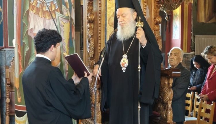 Ο-Μητροπολίτης-Χαλκίδος-στην-ενορία-Καστέλλας-Μεσσαπίων