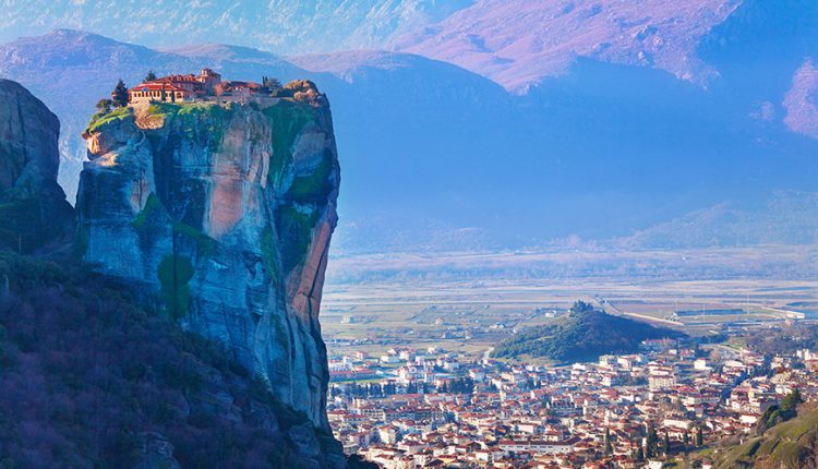 Νεκρή-66χρονη-γυναίκα-στα-Μετέωρα-–-Βρισκόταν-σε-Ιερά-Μονή-λίγο-πριν-πέσει-στο-έδαφος