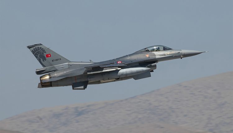 Οπλισμένα-τουρκικά-f-16-«αλωνίζουν»-στο-Αιγαίο-με-μπαράζ-παραβιάσεων-–-Συναγερμός-στην-ελληνική-αεράμυνα