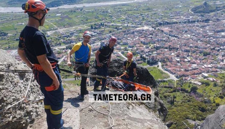Η-στιγμή-που-η-66χρονη-πέφτει-στο-κενό-και-βρίσκει-τραγικό-θάνατο-–-Σοκαριστικό-βίντεο-από-τα-Μετέωρα