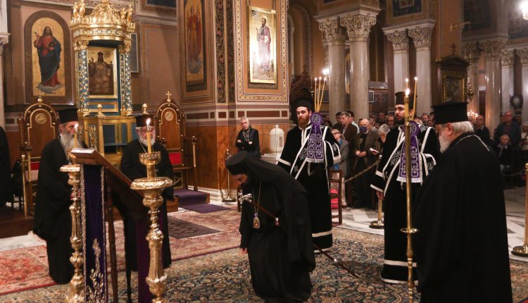Ο-Όρθρος-της-Μ.-Τετάρτης-στον-Μητροπολιτικό-Ναό-Αθηνών