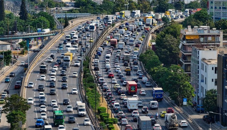 Κίνηση-στους-δρόμους:-Τεράστιο-μποτιλιάρισμα,-«κόκκινος»-ο-Κηφισός-–-Δείτε-χάρτη