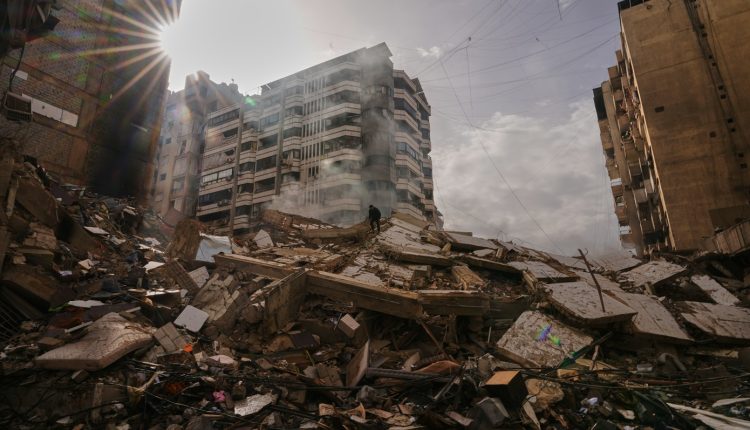 «Φωτιά»-στην-εκεχειρία:-Τα-ΗΑΕ-στο-στόχαστρο-52-ιρανικών-πυραύλων-και-drones