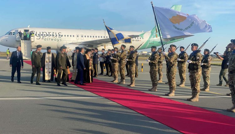 Ο-εκπρόσωπος-της-Αρχιεπισκοπής-Κύπρου-για-τις-προσπάθειες-μεταφοράς-του-Αγίου-Φωτός