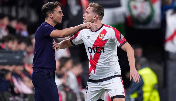 Προπονητής-Ράγιο-Βαγιεκάνο:-Το-πρώτο-βήμα-κόντρα-στην-ΑΕΚ,-θέλουμε-να-κατακτήσουμε-το-europa-conference-league