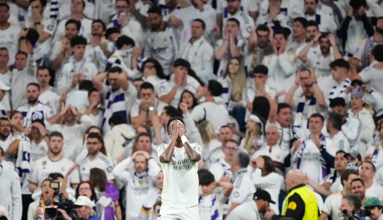 Κομμωτήριο-στο-Μπερναμπέου-ή-ο-θάνατος-του-παλιού-ποδοσφαίρου-–-Το-video-που-προκαλεί-ερωτήματα…