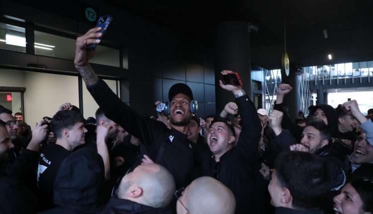 ΠΑΟΚ:-Αποθεωτική-υποδοχή-στο-αεροδρόμιο-«Μακεδονία»-μετά-την-πρόκριση-στους-τελικούς-του-fiba-europe-cup