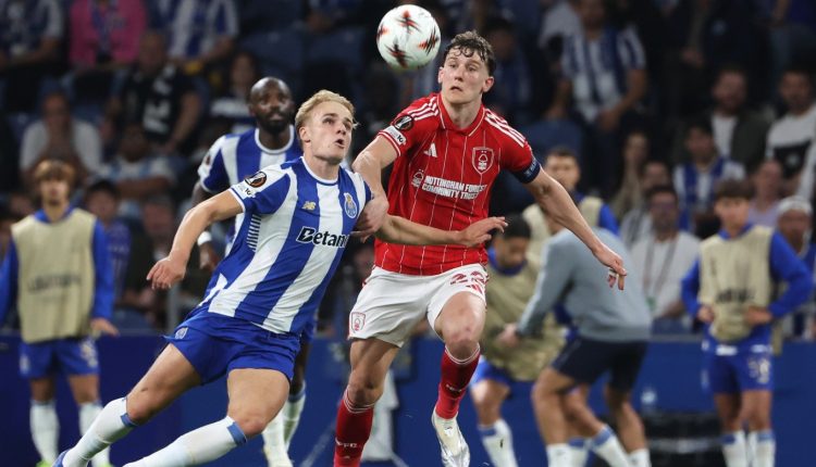 europa-league:-Πετάνε-προς-τους-«4»-οι-Άστον-Βίλα,-Φράιμπουργκ,-ανοιχτούς-λογαριασμός-άφησαν-Πόρτο-και-Νότιγχαμ-Φόρεστ