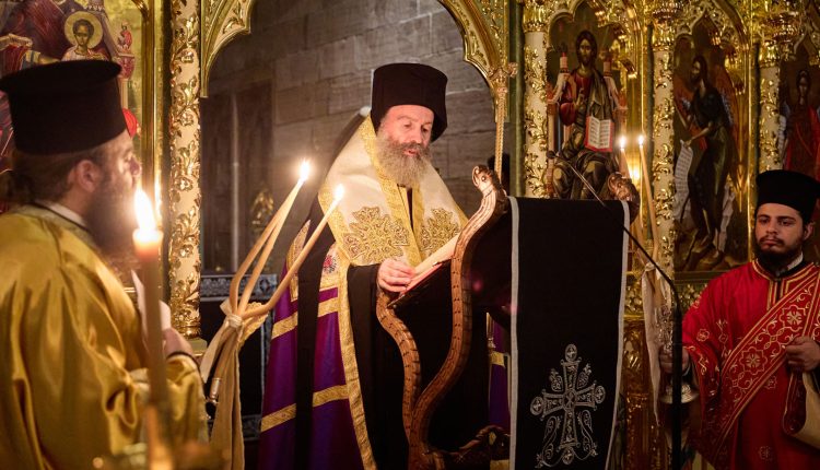 Ο-Αυστραλίας-Μακάριος-στην-Ακολουθία-των-Αγίων-Παθών-στο-Σύδνεϋ