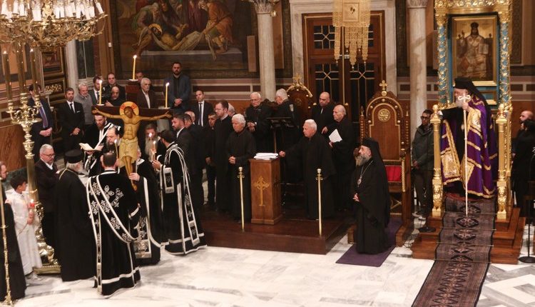 Η-Ακολουθία-των-Παθών-του-Κυρίου-στον-Μητροπολιτικό-Ιερό-Ναό-Αθηνών