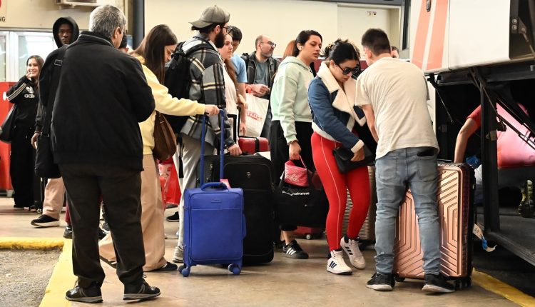 Με-πληρότητες-που-αγγίζουν-το-100%-οι-αναχωρήσεις-από-τα-ΚΤΕΛ-–-Στην-κορυφή-Ήπειρος,-Αιτωλοακαρνανία-και-Θεσσαλία