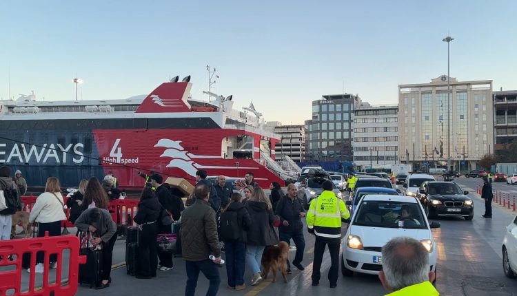 Σε-πλήρη-εξέλιξη-η-«απόβαση»-στα-νησιά-για-το-Πάσχα-–-Γεμάτα-αναχωρούν-τα-ΚΤΕΛ-–-Αυξημένη-κίνηση-στην-Αθηνών-Κορίνθου