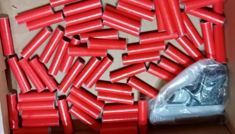 Τρεις-συλλήψεις-για-κροτίδες-σε-Μεσολόγγι-και-Πύργο-Κατασχέθηκαν-πάνω-από-5-κιλά-εκρηκτικών