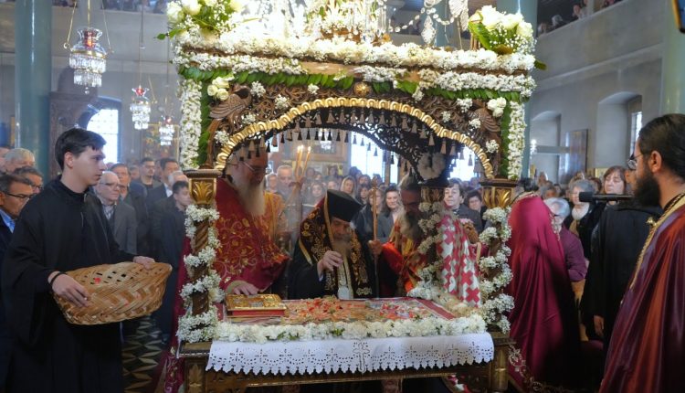 Ο-Εσπερινός-της-Αποκαθηλώσεως-στα-Γιαννιτσά