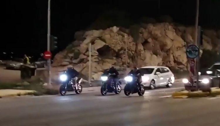 Πώς-«στήνονται»-οι-κόντρες-στην-παραλιακή-–-«Έχουμε-φτάσει-να-τρέχουμε-και-με-300-χιλιόμετρα-την-ώρα»