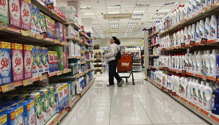 Τέλος-χρόνου-για-τις-πασχαλινές-αγορές-–-Τι-ώρα-κλείνουν-σήμερα-καταστήματα-και-σούπερ-μάρκετ-πριν-τη-διήμερη-παύση