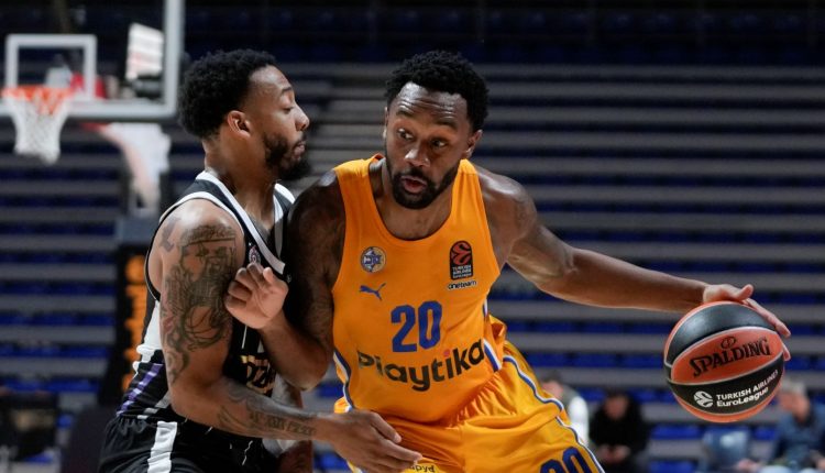 Παραμένει-στην-Παρτίζαν-ο-Κάρλικ-Τζόουνς