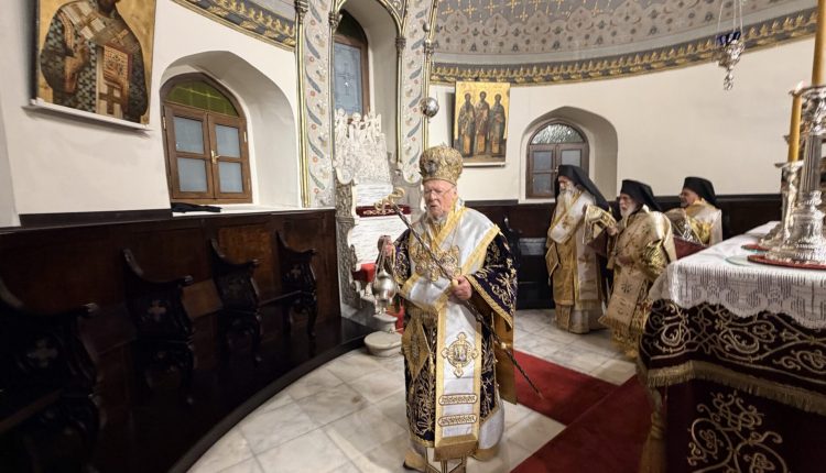 Η-Ακολουθία-του-Επιταφίου-Θρήνου-στο-Οικουμενικό-Πατριαρχείο
