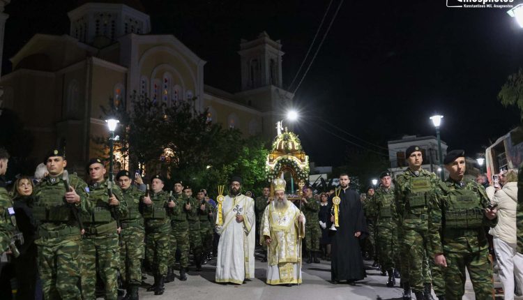 Συνάντηση-Επιταφίων-στην-πόλη-της-Χίου-(ΒΙΝΤΕΟ&ΦΩΤΟ)