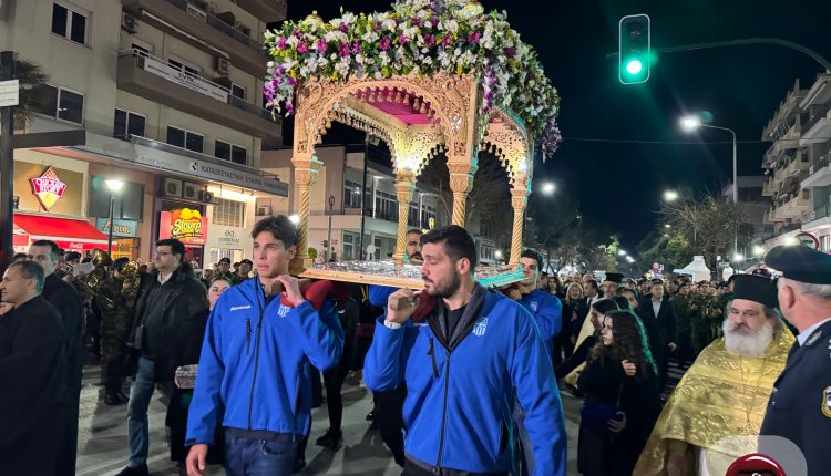 Η-Εθνική-Ομάδα-Πόλο-σήκωσε-τον-Επιτάφιο-στην-Αλεξανδρούπολη