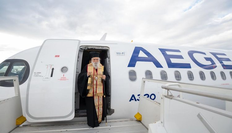 Το-Άγιο-Φως-έφτασε-στην-Κύπρο-από-τα-Ιεροσόλυμα-με-ειδική-πτήση-της-aegean