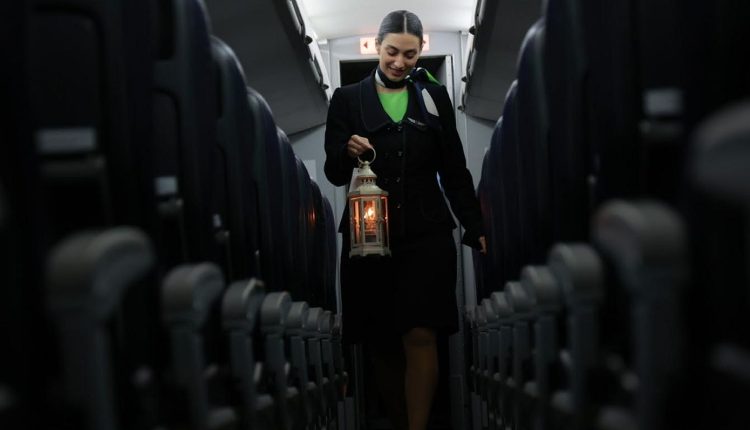 Η-aegean-και-η-olympic-air-μετέφεραν-το-Άγιο-Φως-στην-ελληνική-επικράτεια