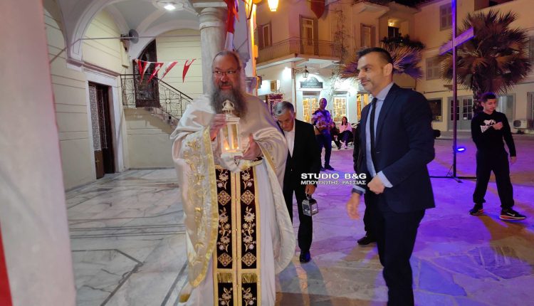 Ναύπλιο-και-Άργος-υποδέχθηκαν-το-Άγιο-Φως