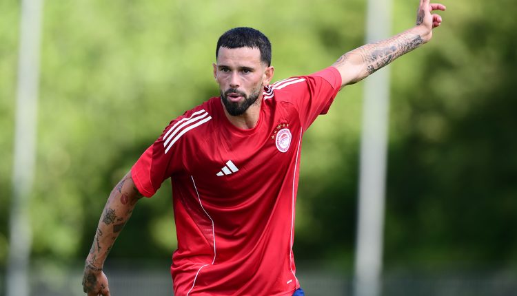 o-bέλντε-σκόραρε-και-πανηγύρισε-πάνω-σε…-κορμό-δέντρου!